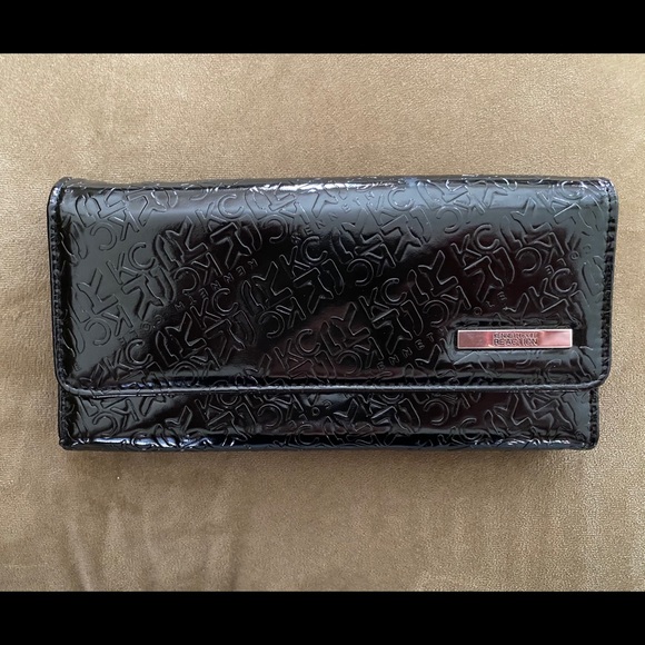 Handbags - Kenneth Cole Reaction Women’s Wallet